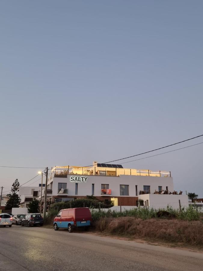 The Salty Pelican Yoga & Surf Retreat Hotel Peniche Exterior photo