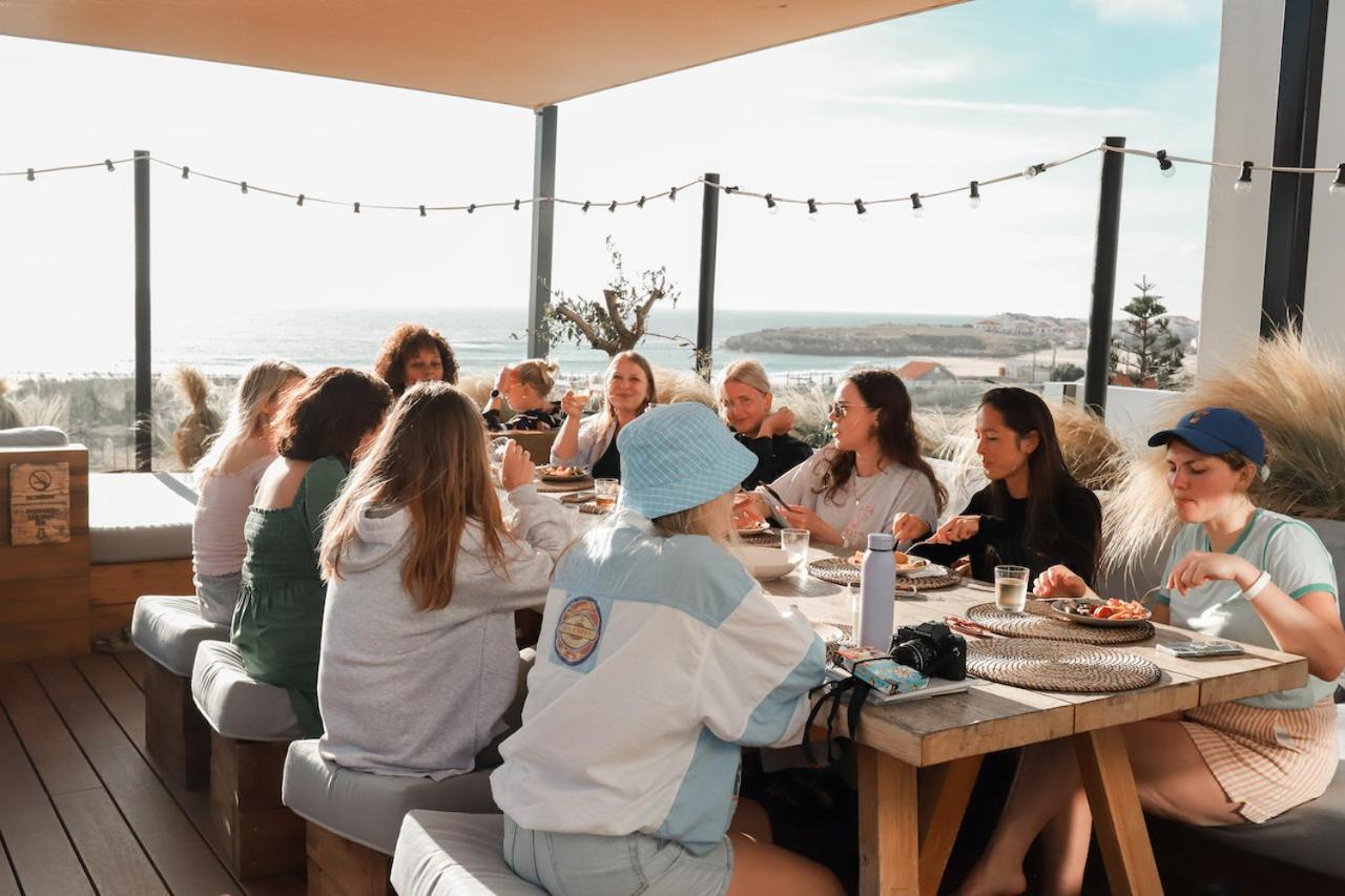 The Salty Pelican Yoga & Surf Retreat Hotel Peniche Exterior photo